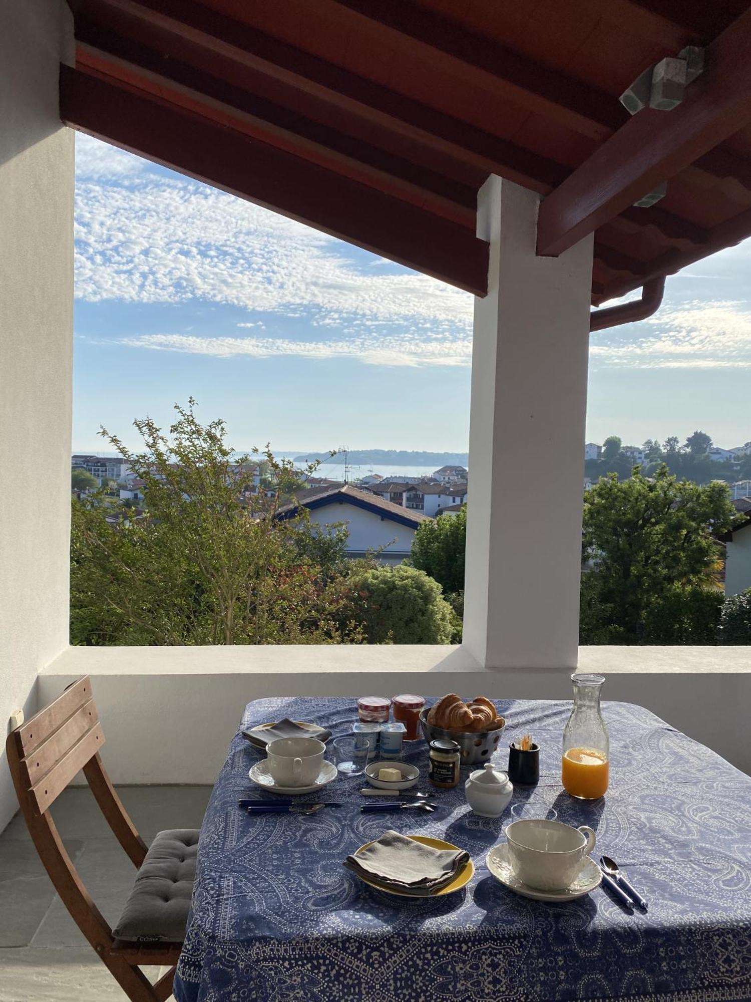 Calicho Bed & Breakfast ยูร์รูญ ภายนอก รูปภาพ